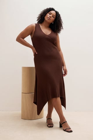 Trendyol Curve Women's Brown Plain Midi Sleeveless Casual A-line Plus Size Dress