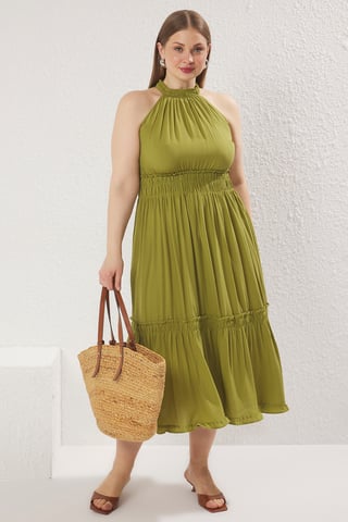 Trendyol Curve Women's Khaki Plain Midi Sleeveless Casual A-line Plus Size Dress
