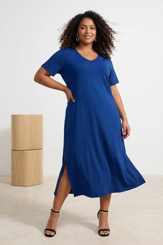 Trendyol Curve Women's Dark blue Plain Midi Short Casual Shift Plus Size Dress