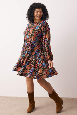 Trendyol Curve Women's Multicolor Floral Short / Mini Long Casual Skater Plus Size Dress
