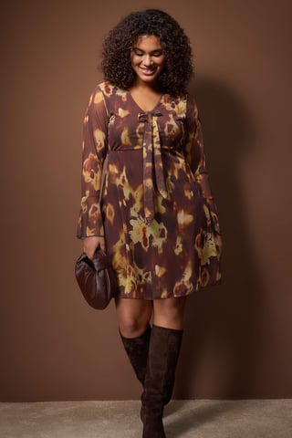 Trendyol Curve Women's Brown Floral Short / Mini Long Casual A-line Plus Size Dress