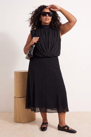 Trendyol Curve Women's Black Plaid Midi Plus Size Skirts