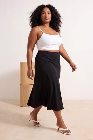 Trendyol Curve Women's Black Plain Midi Plus Size Skirts