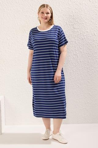 Trendyol Curve Women's Dark blue Striped Midi Short Casual T-Shirt Dress Plus Size Dress
