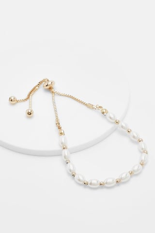 Boohoo Armband met parels en goudkleurige sluiting