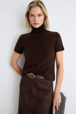 TRENDYOLMİLLA Women's Brown Plain Short Fitted Blouses