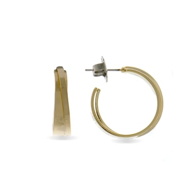 Luxenter Huiwe earrings in 18 Kts Yellow Gold finish