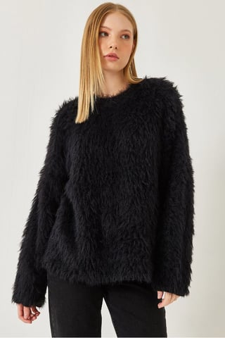 Oversized Textured Knit Sweater with Plush Detail