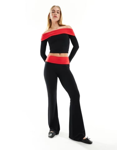 ASOS DESIGN kontrasterande off-shoulder topp i svart och röd