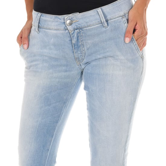 Lång denimbyxa med sliten effekt och smal skärning i fållarna 70DBF0282-D762 dam - Image 3