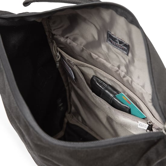 Craghoppers Kiwi Classic Roll Top Backpack (Black)