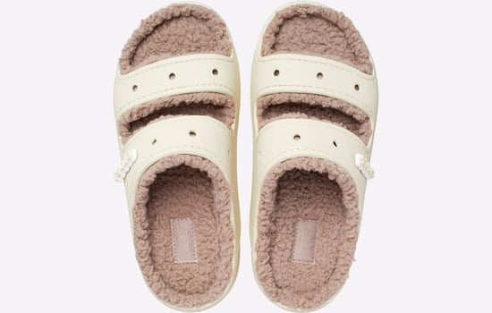 Crocs Classic Cozzzy Sandal - Image 5