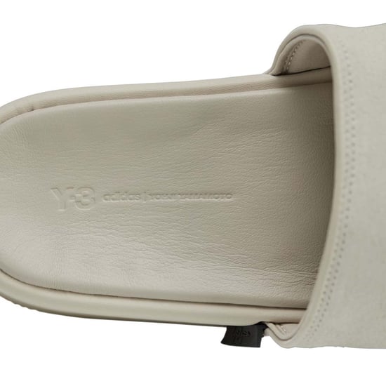 Herrarnas Y-3 Slippers i Ljusgrå - Image 3