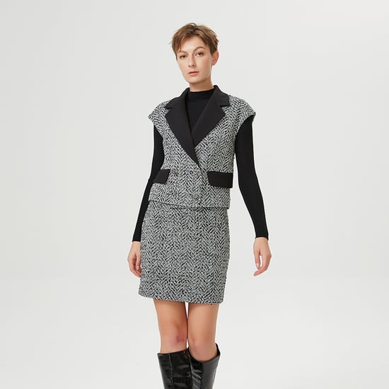 Tweed vest with contrasting collar - Image 2