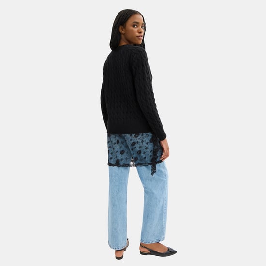 Crewneck Cable Knit Sweater