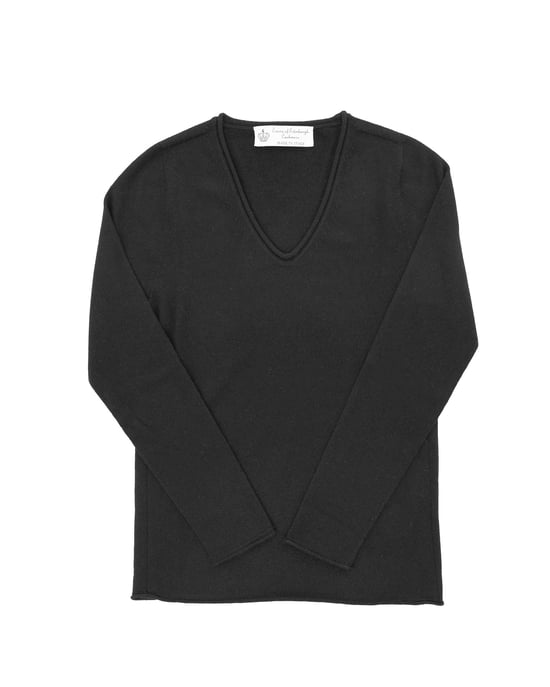 Crown Of Edinburgh Cashmere Womens V Neck Sweater Coe 0022 Black - Image 4