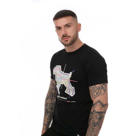 Men's One True Saxon Station T-Shirt in Black - Image 4