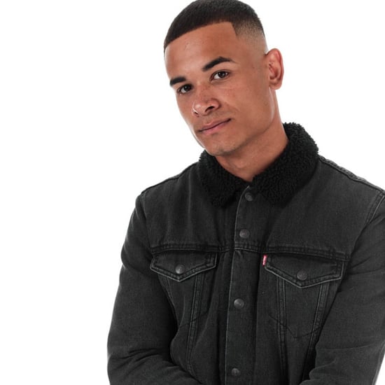 Men's Levis Embossed Logo Sherpa Trucker Jacket in Black - Image 5