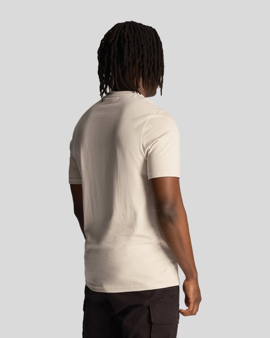Lyle & Scott effen creme T-shirt met geborduurd logo - Image 2
