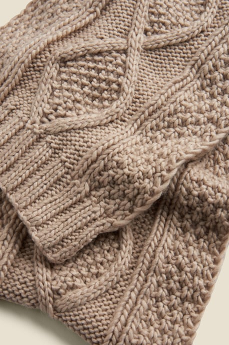 Kelly Stone Cable Knit Scarf