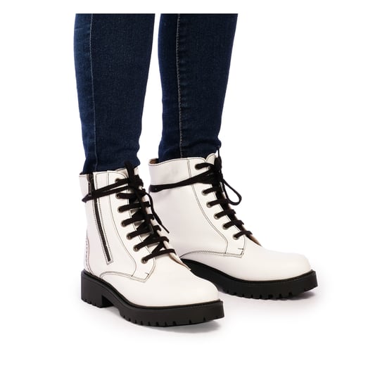María Barceló Womens Leather Lace-Up Boots in White