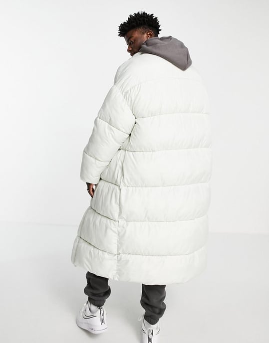 COLLUSION Unisex maxi puffer jacket in ecru-White - Image 4