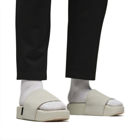 Herrarnas Y-3 Slippers i Ljusgrå - Image 6