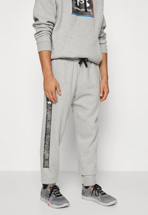 Under Armour Rivel grafisch trainingspak voor heren in grijs - Image 5