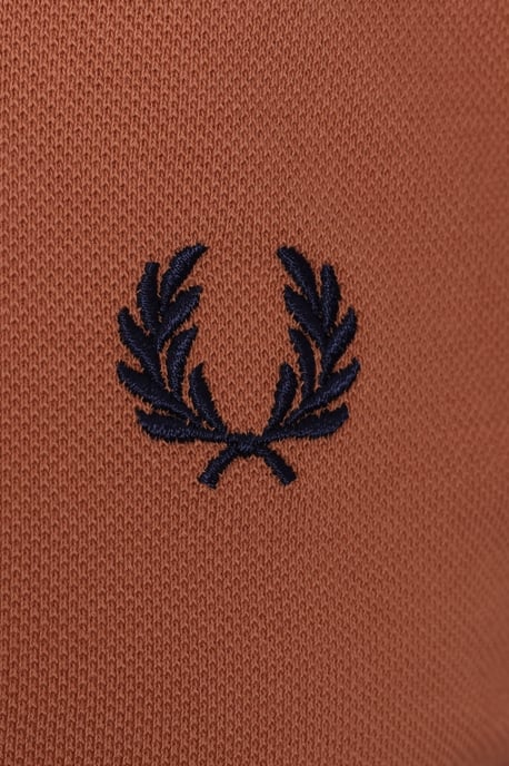 Fred Perry Twin Tipped Poloshirt Licht Rust/Frans Marineblauw - Image 3