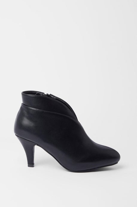Wide Fit Ashleigh Pointed Shoe Boots