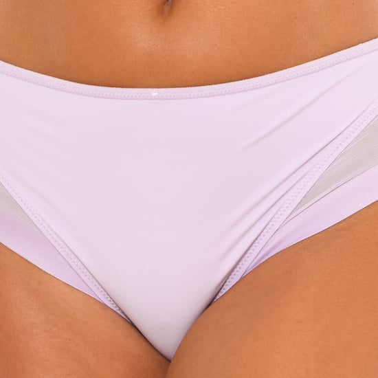 Generous elastic and breathable fabric panties 00A63 for women offers comfort and natural movement