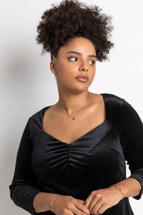 Curve Sweetheart Neck Velvet Dress