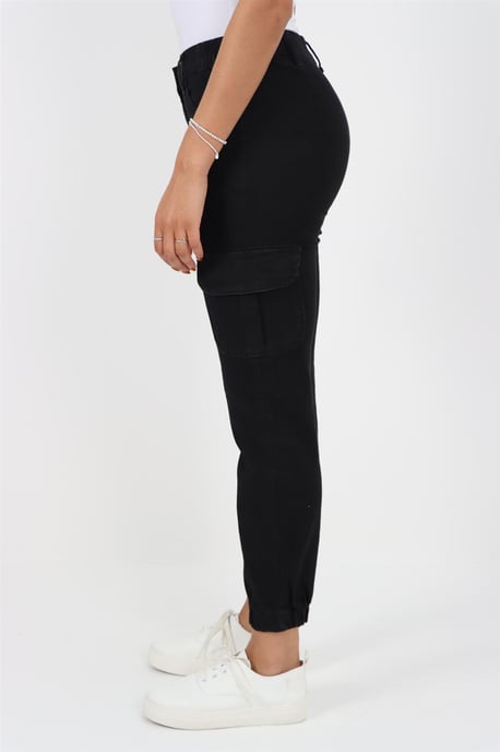 Damesjeans met elastische taille en zelfboeien in zwart - Image 3