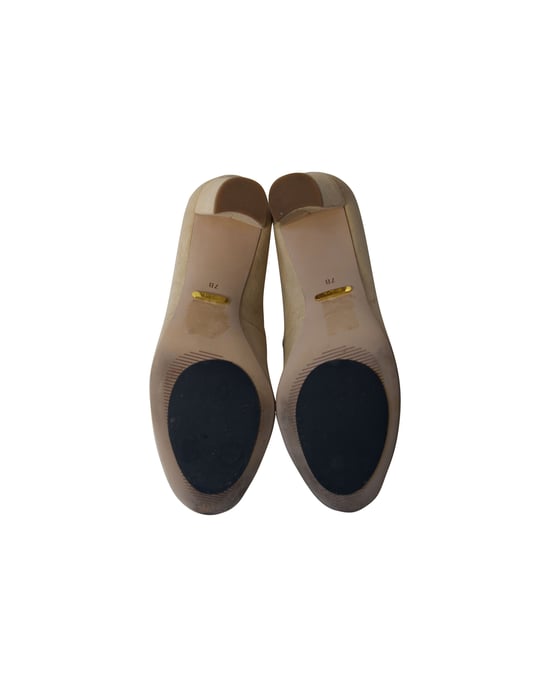 Ralph Lauren Maddie Pumps in Cream Suede