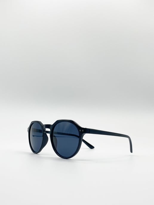 Classic Preppy Sunglasses With Key Hole Nosebridge