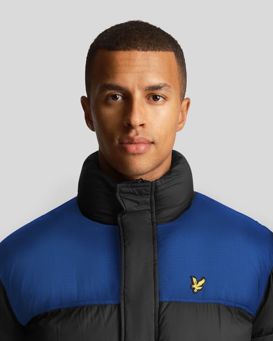 Lyle & Scott Longline vadderad pufferjacka i svart - Image 4