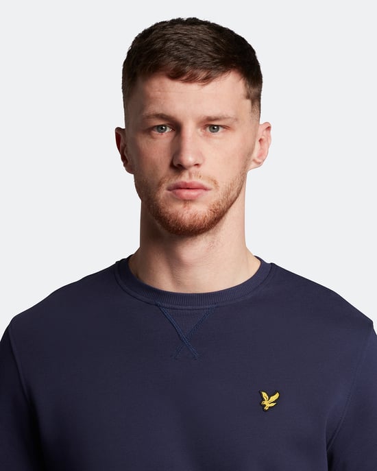 Lyle & Scott Crew Neck Sweatshirt in Navy - Image 4