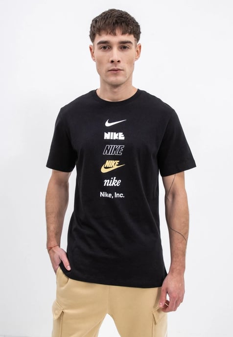 Nike Stack Logo Heren T-shirt in zwart - Image 1