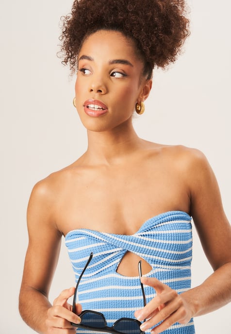 Twist Front Textured Swimsuit - Image 3