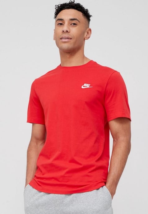 Nike Sportswear T Shirt Club in Red - Image 1