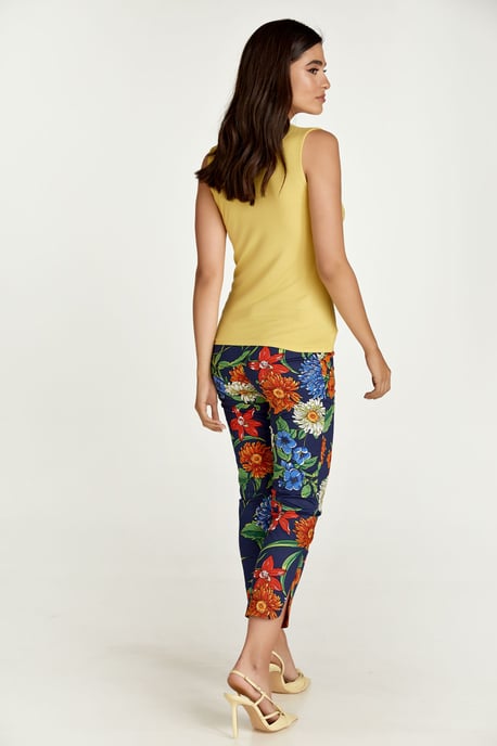 Bloemetjesbroek in rood, blauw en groen - Image 3