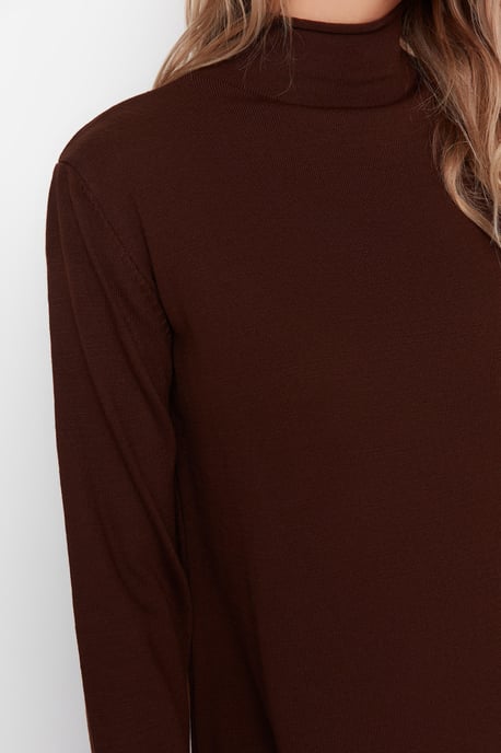 Trendyol Vrouw/Meisje Coltrui Verschuiving Maxi Bescheiden jurk - Image 4