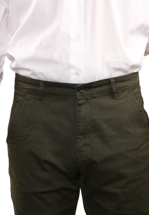 MYT Heren Slim Fit Chino in Olijf - Image 4
