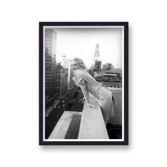 Marilyn Monroe In New York Looking to Street From Rooftop 2