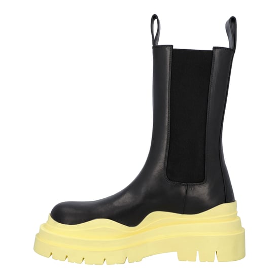 Bottega Veneta Women Tire Chelsea Boots in Black Lemonade Calfskin - Image 2