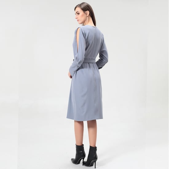 V-neck dress with bat sleeves