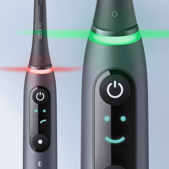 Oral-B iO8 Electric Toothbrush + Travel Case - Image 3