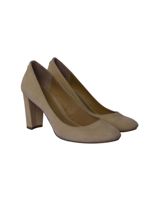 Ralph Lauren Maddie Pumps in Cream Suede