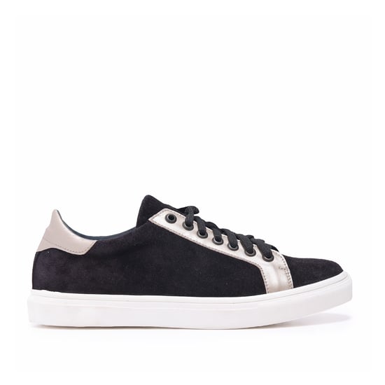 María Barceló Leather Shoes in Metallic Black