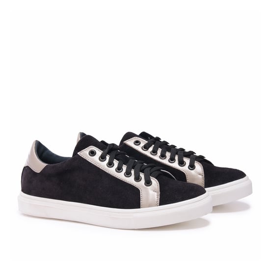 María Barceló Leather Shoes in Metallic Black